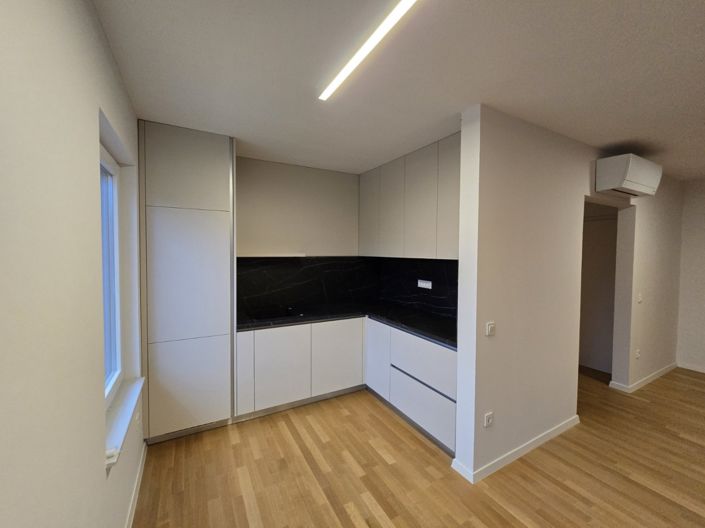 Image No.5-4 Bed Property for sale
