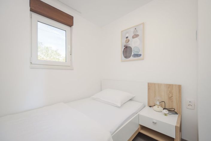 Image No.25-5 Bed Property for sale