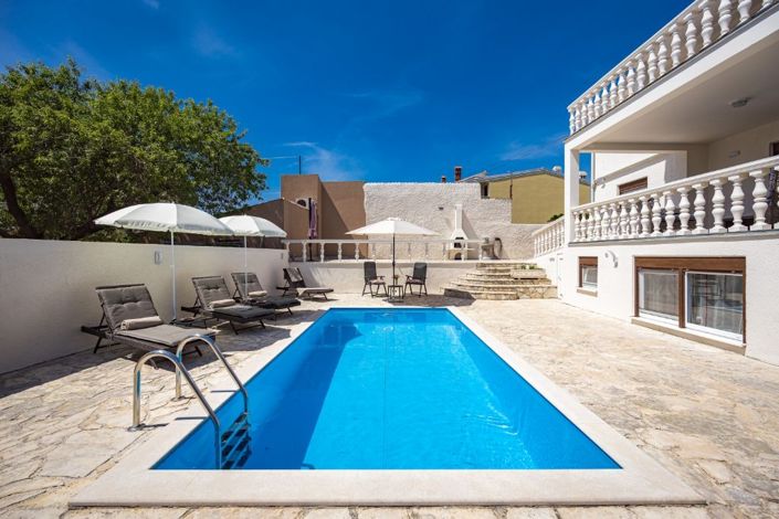 Image No.3-5 Bed Property for sale