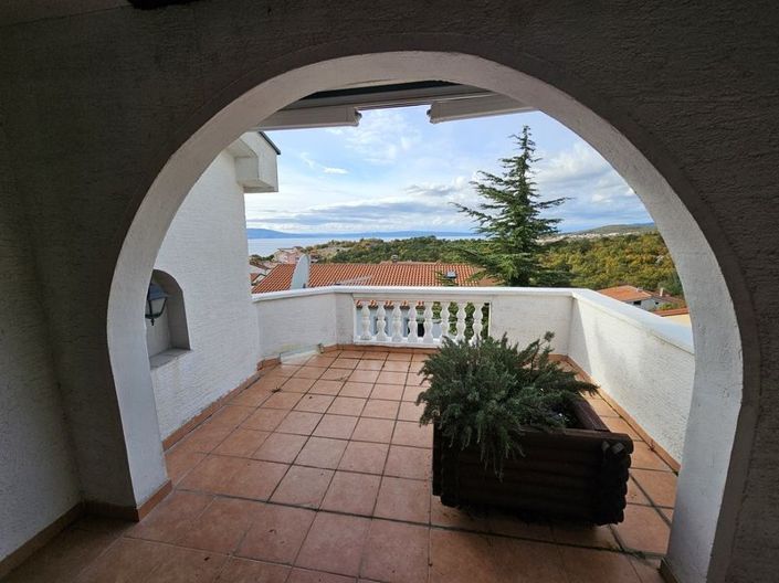 Image No.8-7 Bed Property for sale