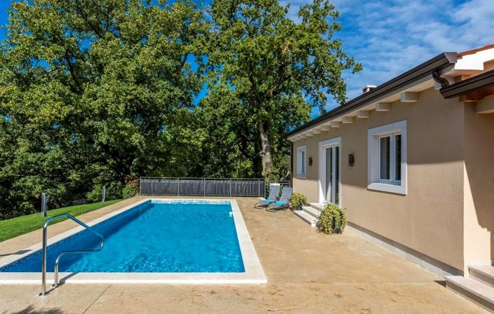 Image No.5-3 Bed Property for sale