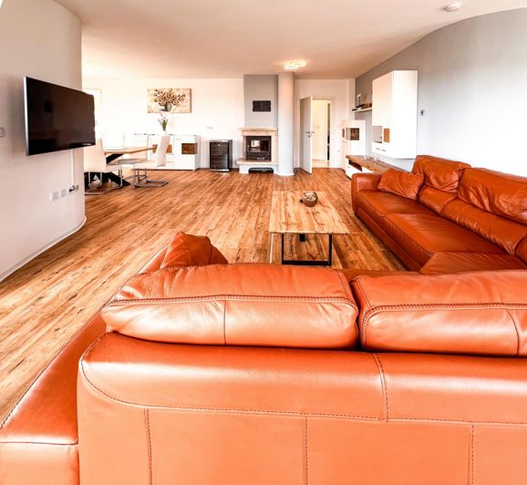 Image No.7-7 Bed Property for sale