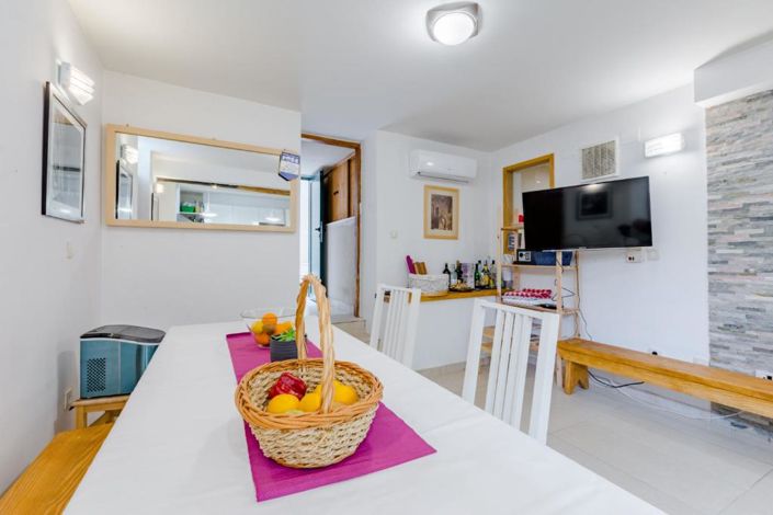 Image No.12-5 Bed Property for sale