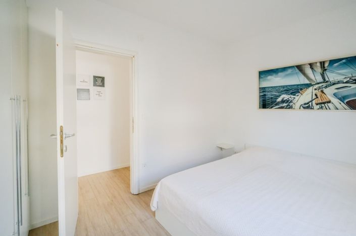 Image No.16-6 Bed Property for sale