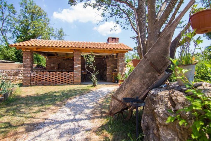 Image No.14-4 Bed Property for sale