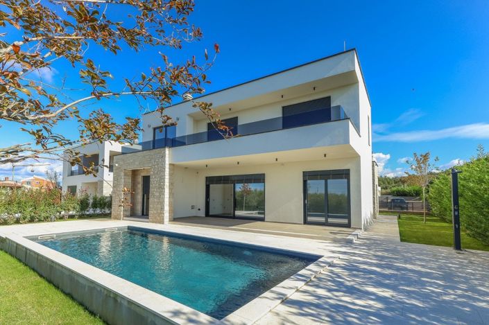 Image No.2-4 Bed Property for sale