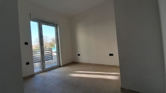 Image No.2-4 Bed Property for sale