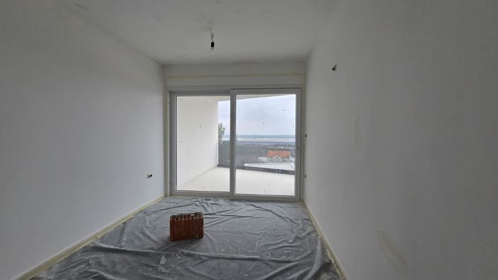 Image No.6-4 Bed Property for sale