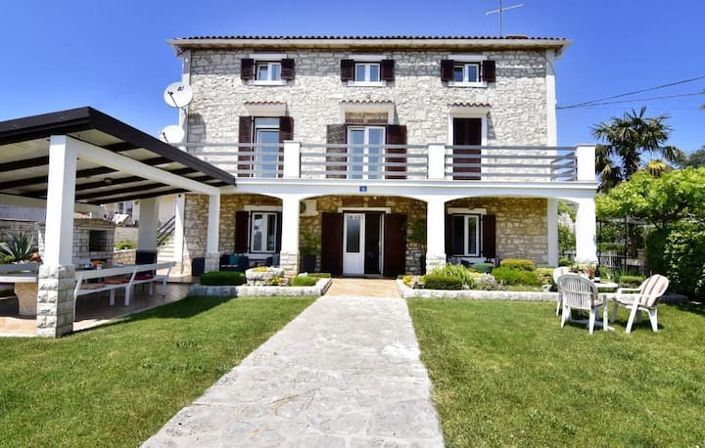Image No.3-5 Bed Property for sale
