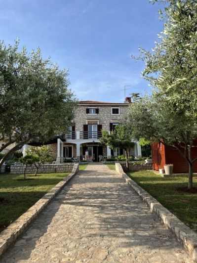 Image No.8-5 Bed Property for sale