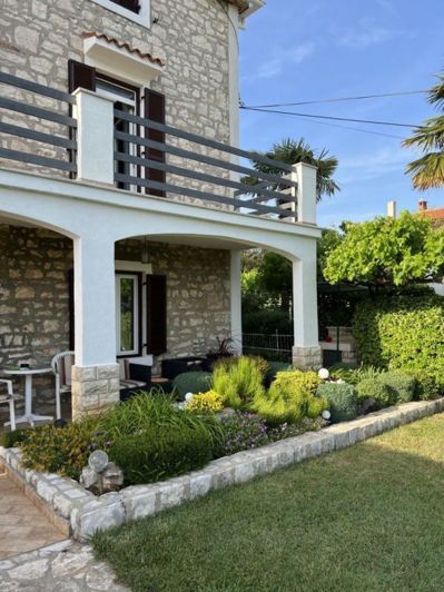 Image No.9-5 Bed Property for sale