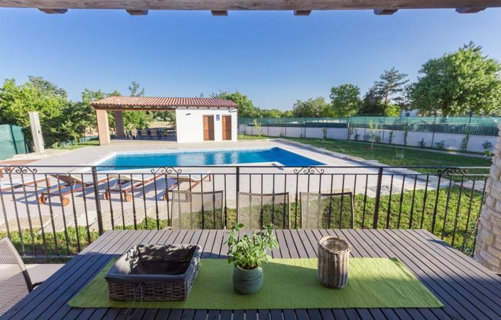 Image No.12-4 Bed Property for sale