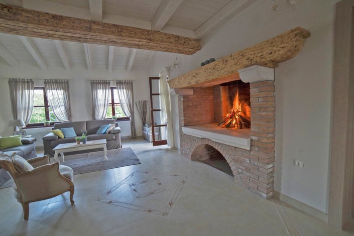 Image No.16-4 Bed Property for sale