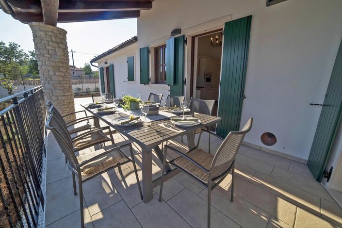 Image No.17-4 Bed Property for sale
