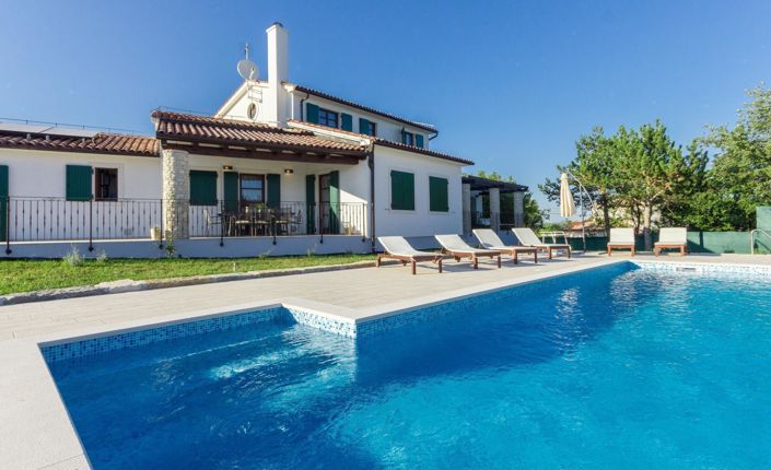 Image No.2-4 Bed Property for sale