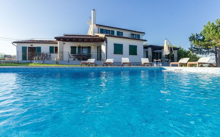 Image No.3-4 Bed Property for sale