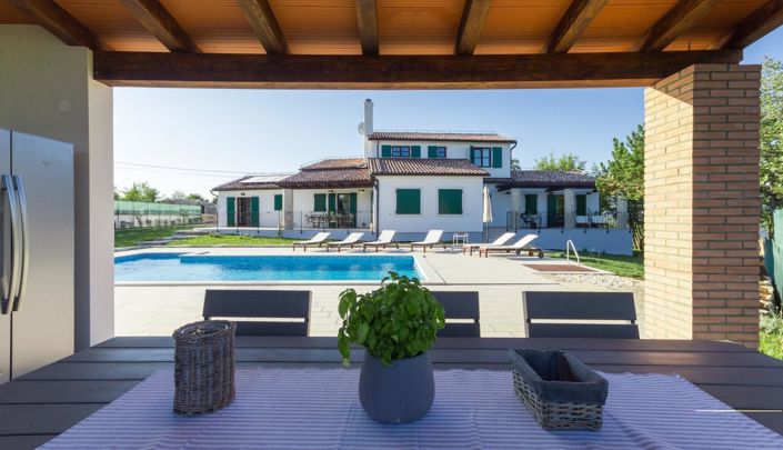 Image No.7-4 Bed Property for sale