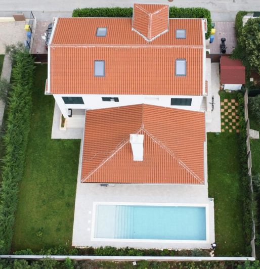 Image No.2-5 Bed Property for sale