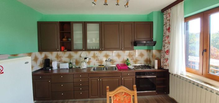 Image No.20-8 Bed Property for sale