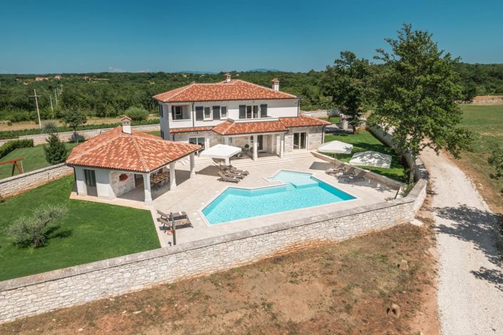 Image No.2-4 Bed Property for sale