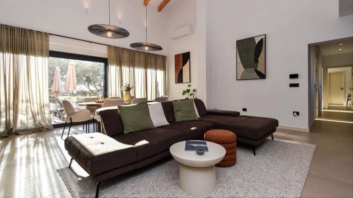 Image No.13-4 Bed Property for sale