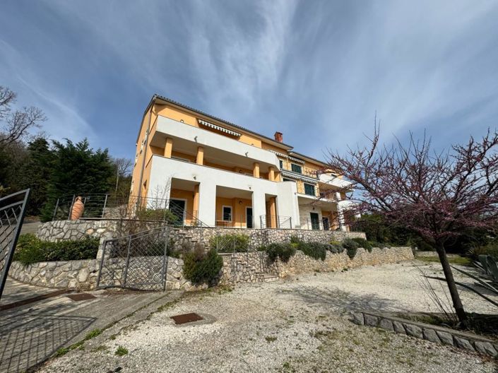 Image No.7-15 Bed Property for sale