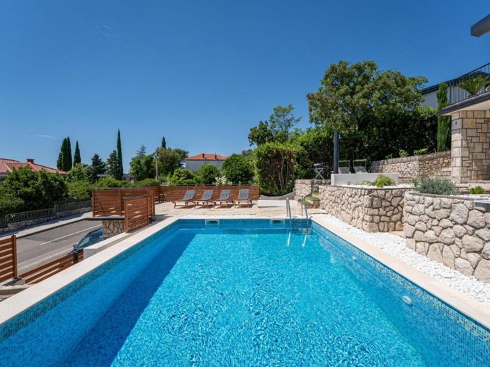 Image No.11-4 Bed Property for sale