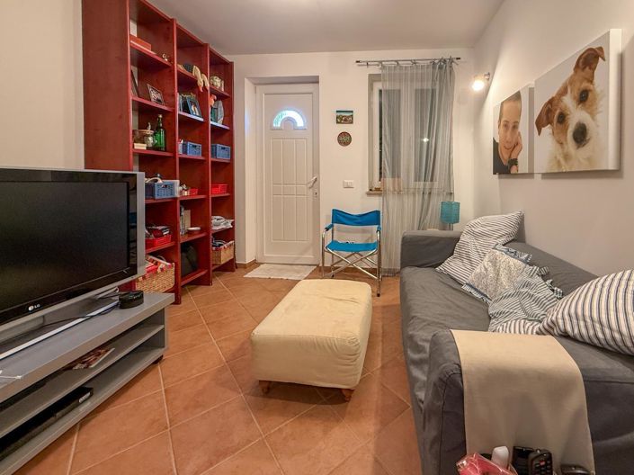 Image No.15-6 Bed Property for sale