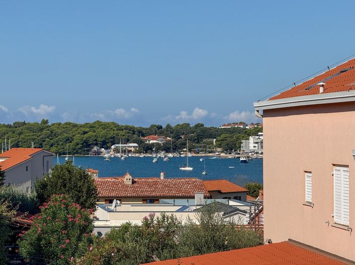 Image No.4-6 Bed Property for sale
