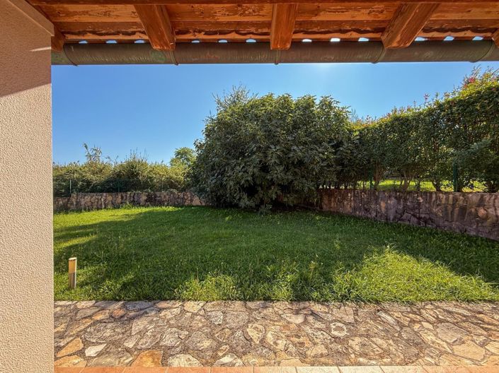 Image No.5-6 Bed Property for sale