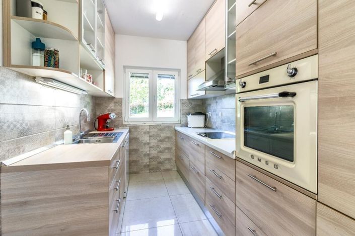 Image No.11-4 Bed Property for sale