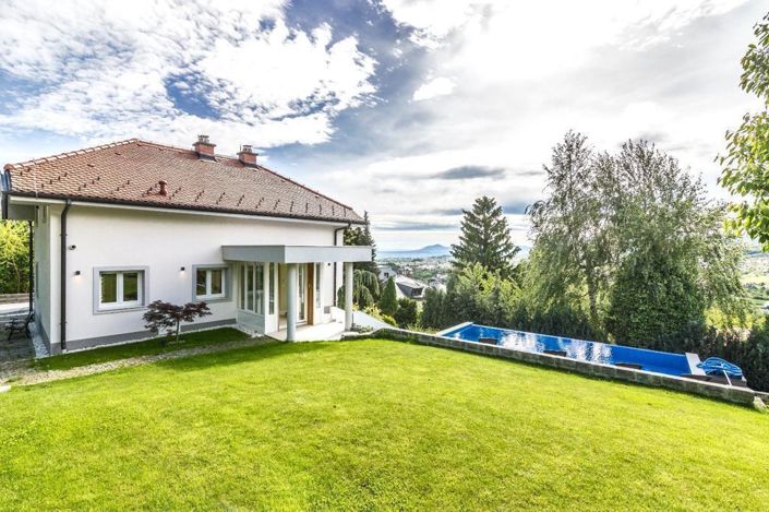 Image No.4-4 Bed Property for sale