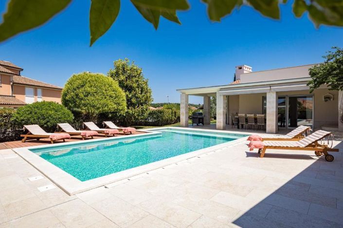 Image No.13-5 Bed Property for sale