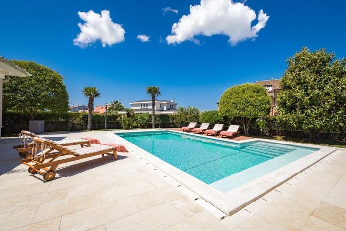 Image No.14-5 Bed Property for sale