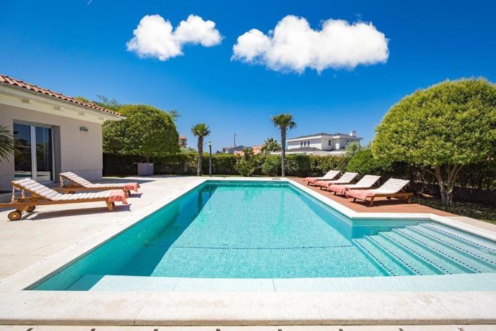 Image No.16-5 Bed Property for sale