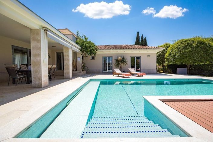Image No.17-5 Bed Property for sale