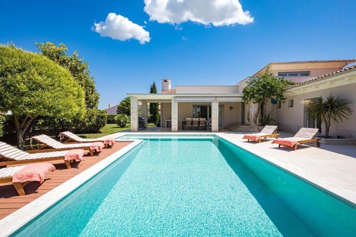 Image No.3-5 Bed Property for sale