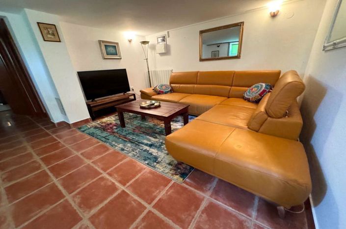 Image No.11-3 Bed Property for sale