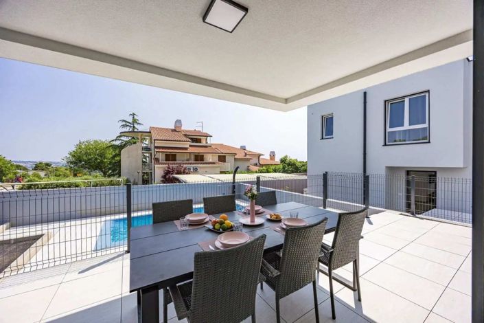 Image No.14-3 Bed Property for sale