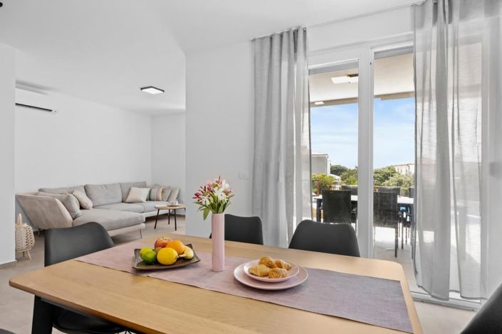 Image No.9-3 Bed Property for sale