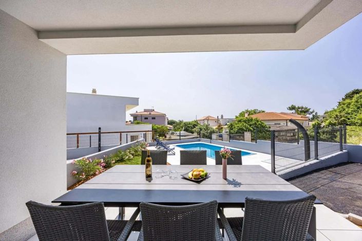 Image No.13-3 Bed Property for sale