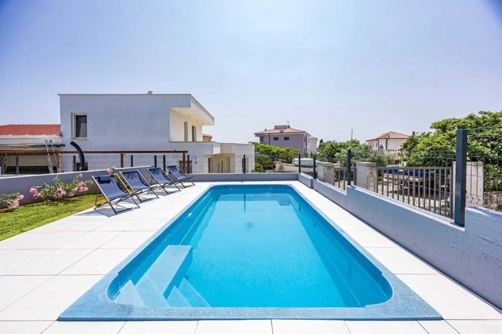 Image No.2-3 Bed Property for sale