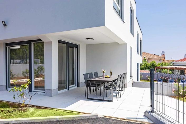 Image No.5-3 Bed Property for sale