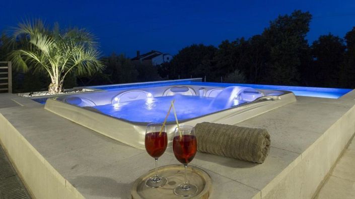 Image No.6-4 Bed Property for sale