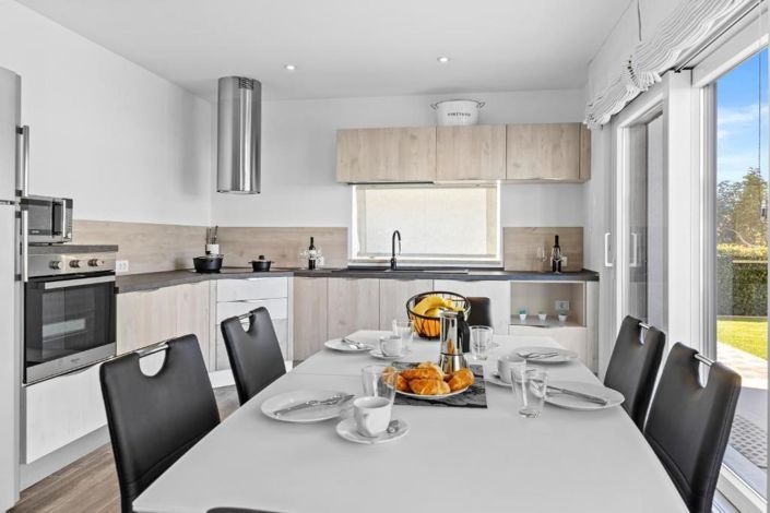 Image No.6-10 Bed Property for sale