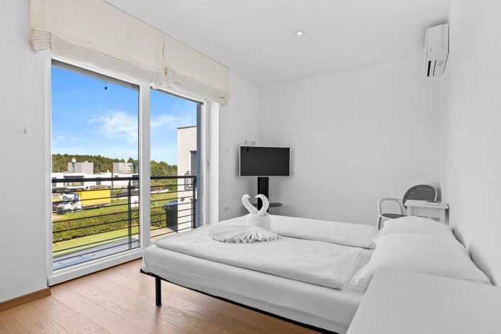 Image No.16-3 Bed Property for sale
