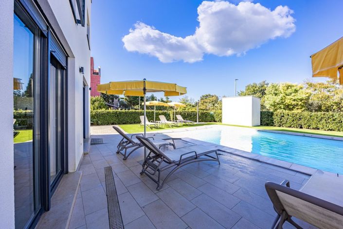 Image No.4-3 Bed Property for sale