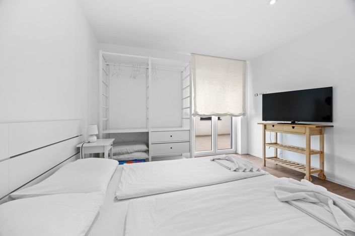 Image No.18-3 Bed Property for sale