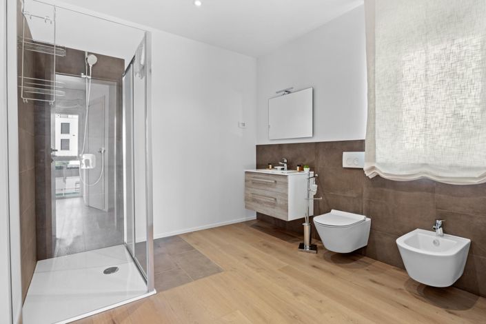 Image No.24-3 Bed Property for sale
