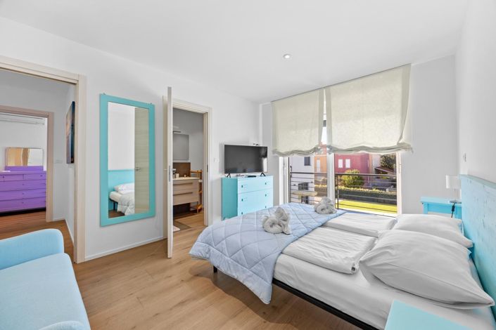 Image No.19-3 Bed Property for sale